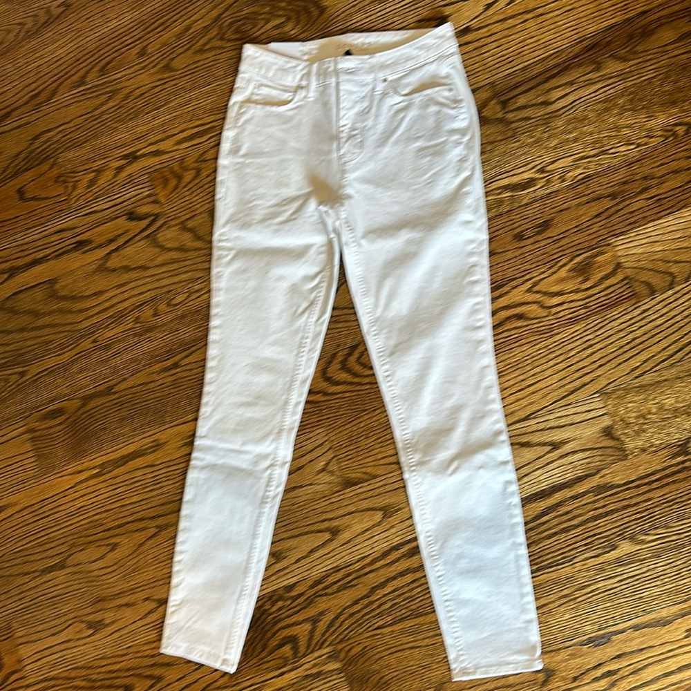 White House black market sculpt skinny jeans